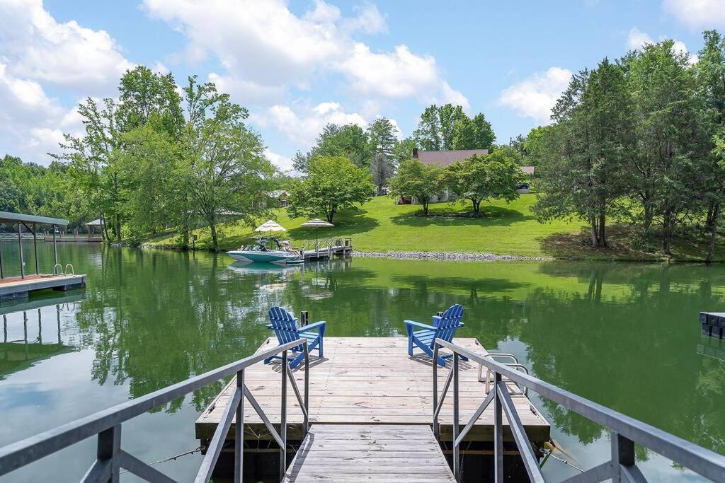 Rustic Cabin, Dock, Firepit, Kayaks & Games Winchester Dış mekan fotoğraf