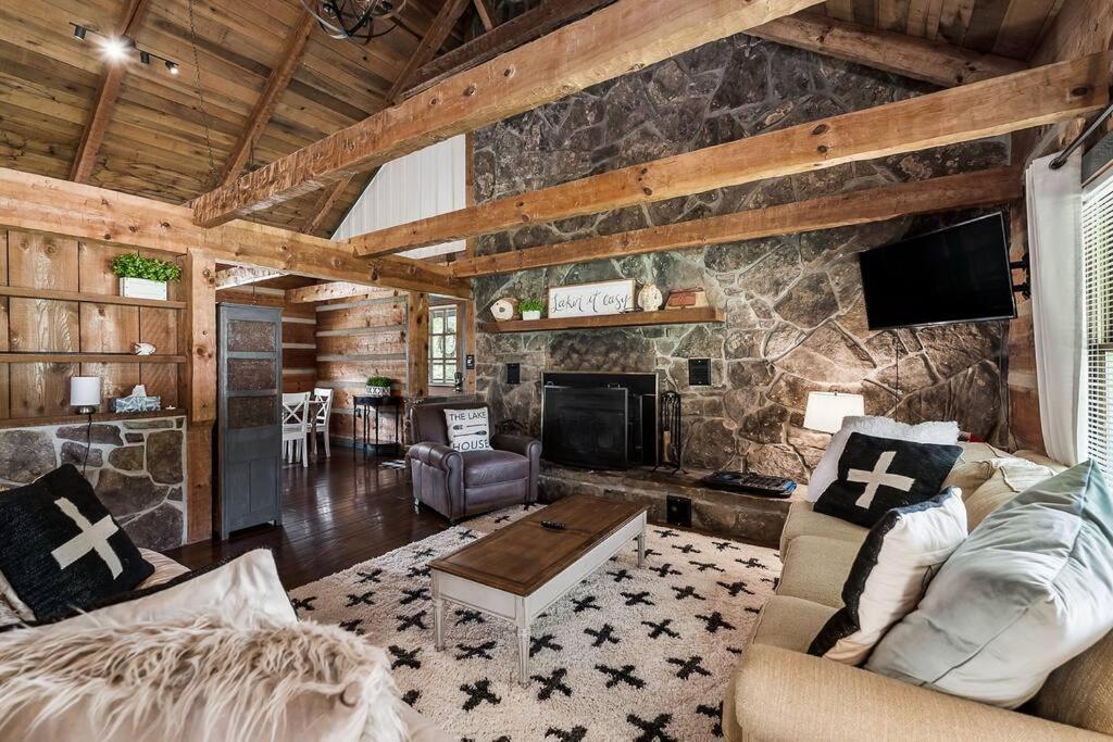 Rustic Cabin, Dock, Firepit, Kayaks & Games Winchester Dış mekan fotoğraf