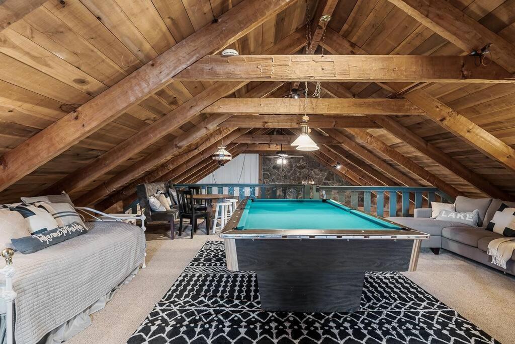 Rustic Cabin, Dock, Firepit, Kayaks & Games Winchester Dış mekan fotoğraf