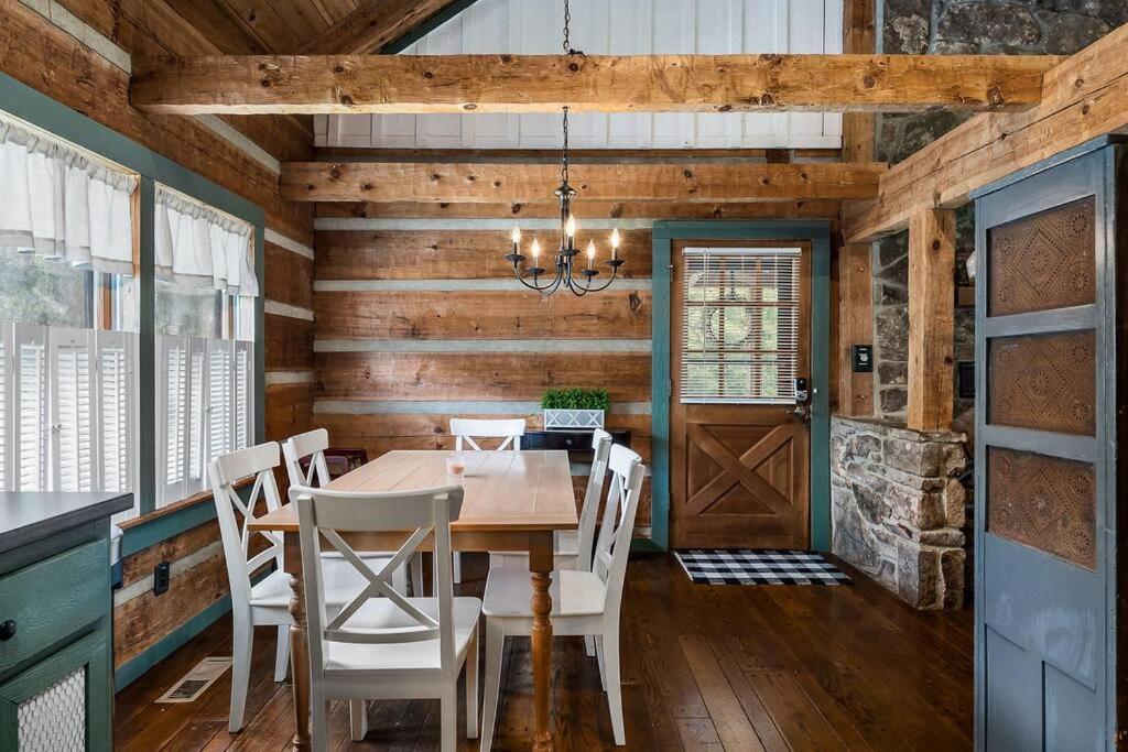 Rustic Cabin, Dock, Firepit, Kayaks & Games Winchester Dış mekan fotoğraf
