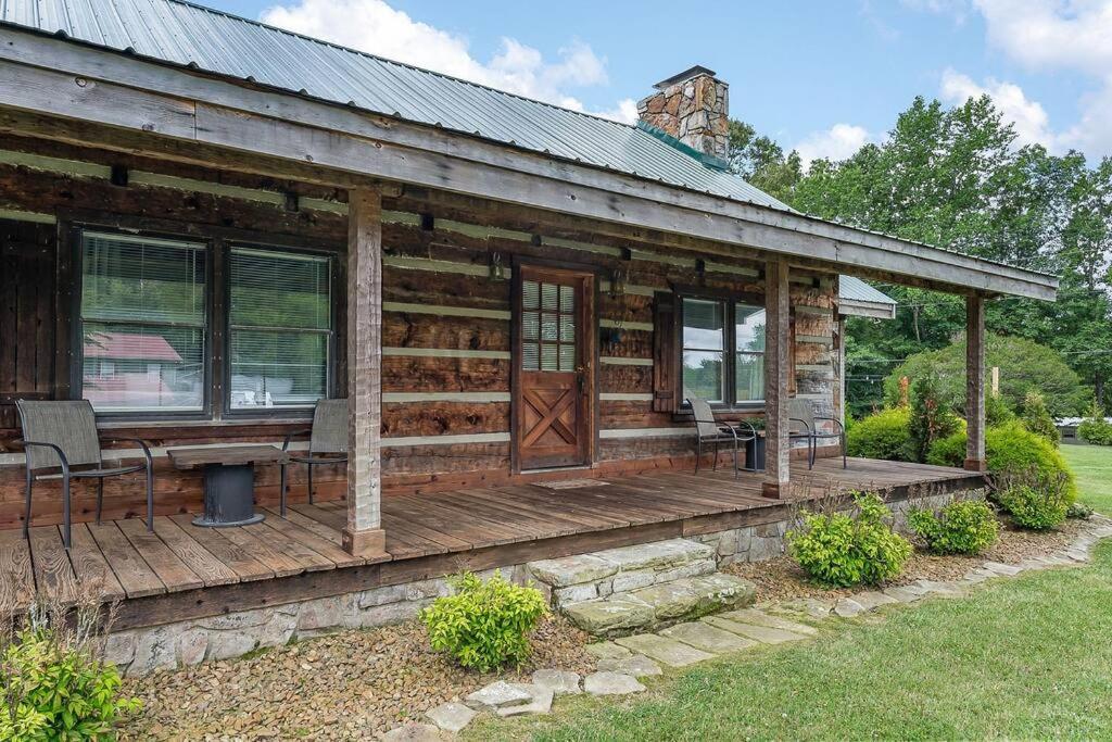 Rustic Cabin, Dock, Firepit, Kayaks & Games Winchester Dış mekan fotoğraf
