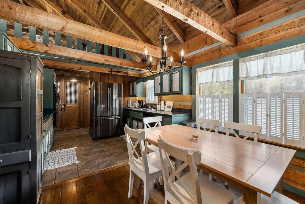 Rustic Cabin, Dock, Firepit, Kayaks & Games Winchester Dış mekan fotoğraf