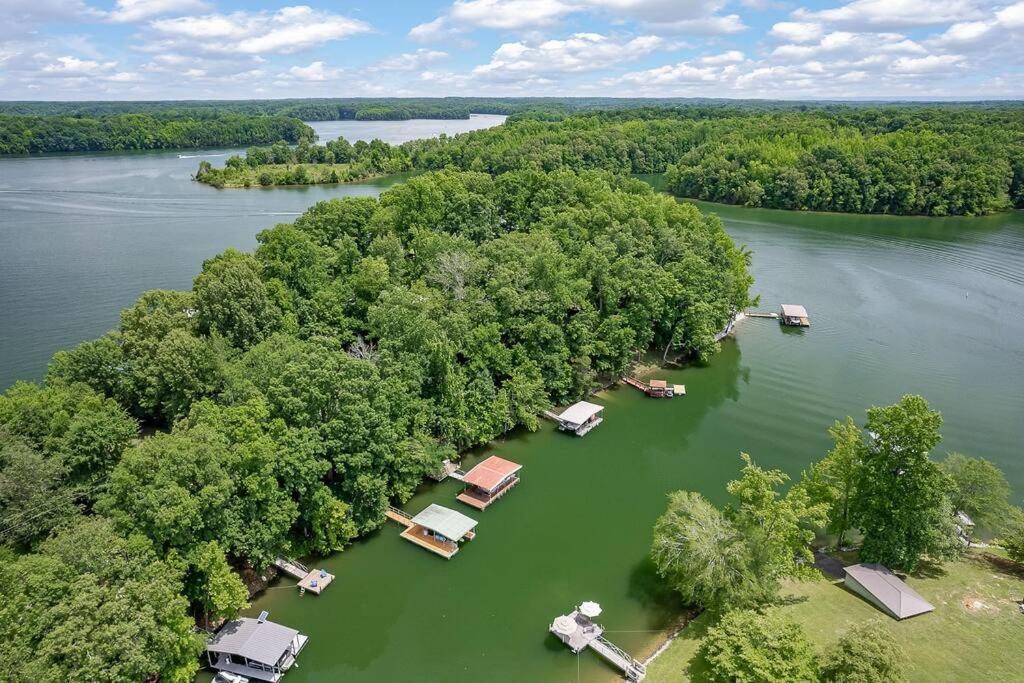 Rustic Cabin, Dock, Firepit, Kayaks & Games Winchester Dış mekan fotoğraf